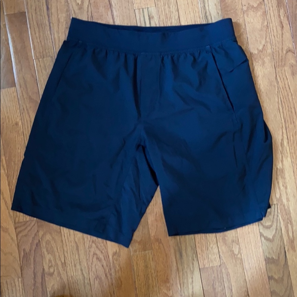 Lululemon T.H.E. men’s shorts 9”